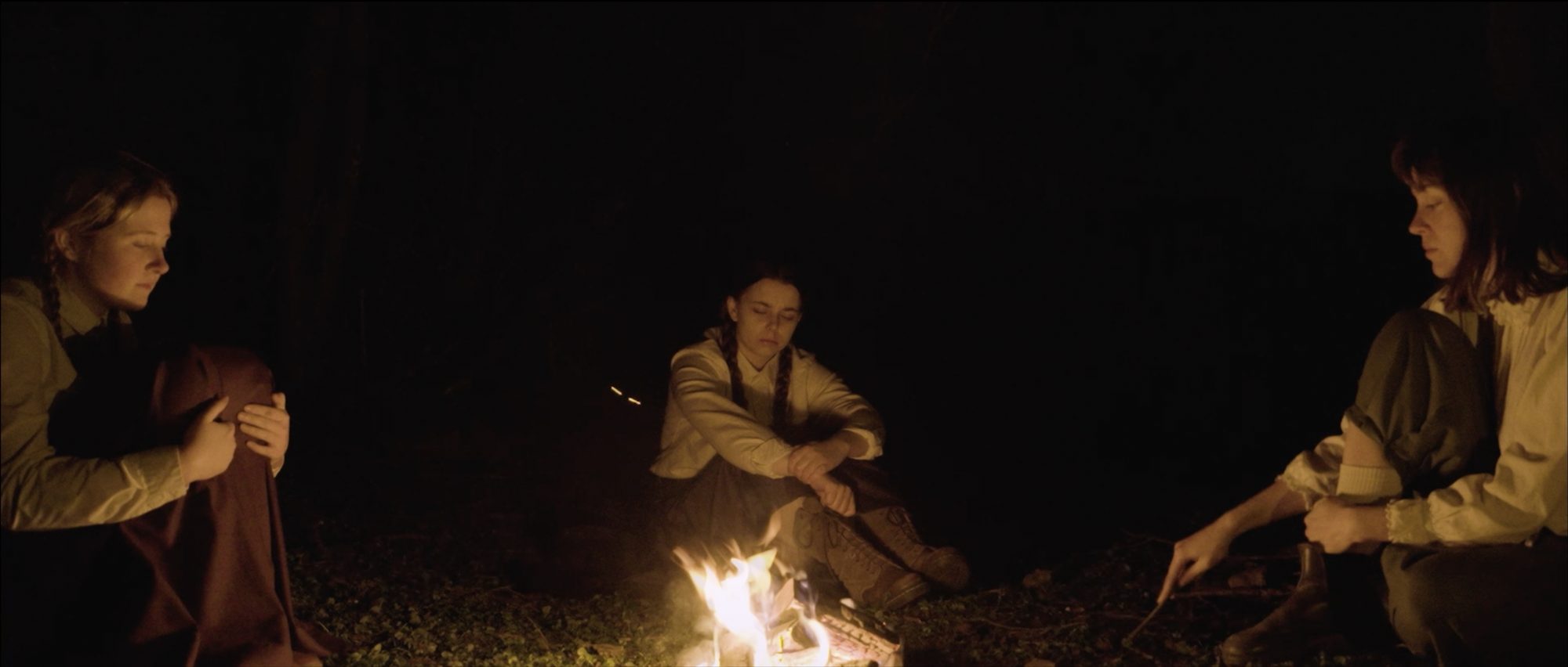 Canary Girls - still 6